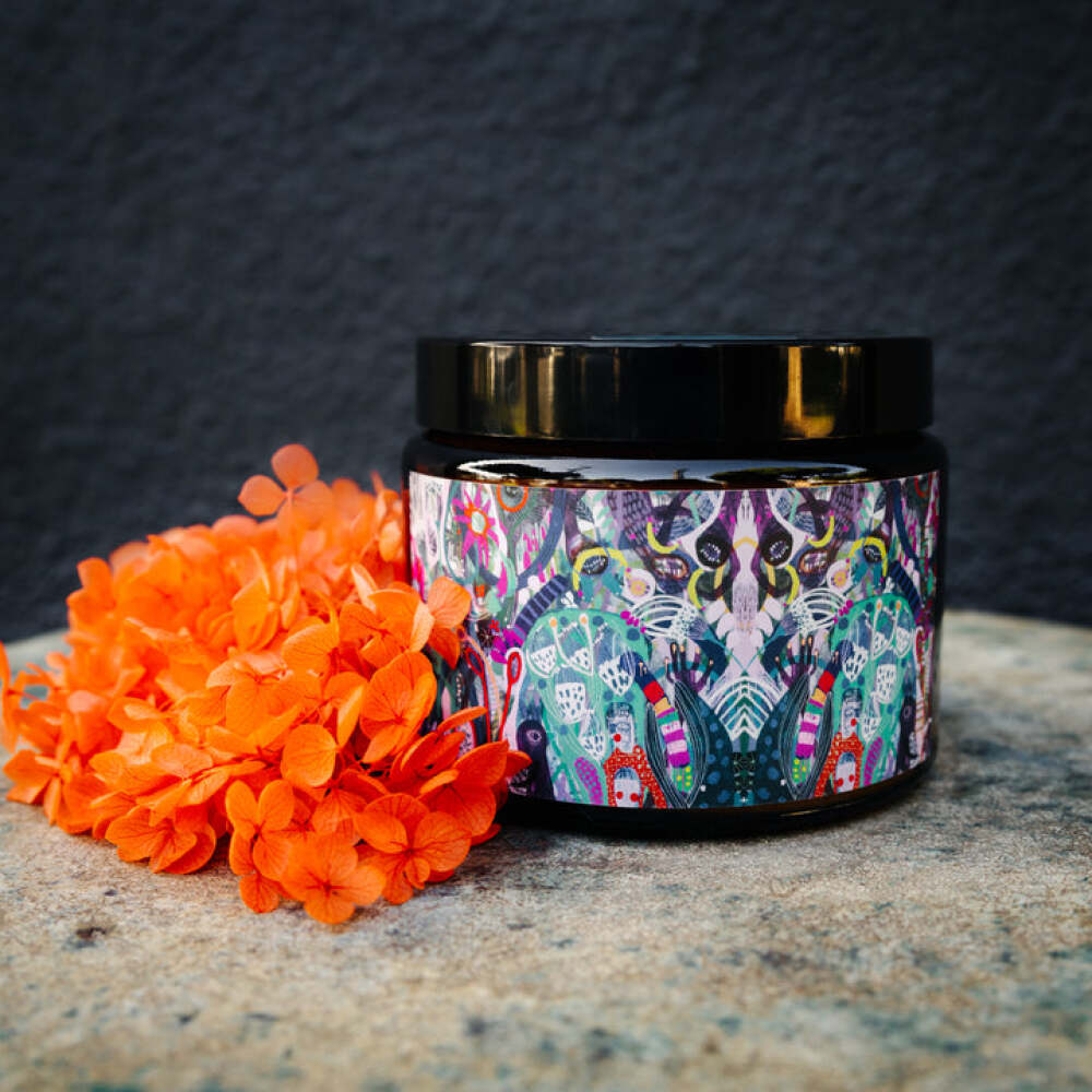 Amber Myrrh And Leather Jason Signature Green Room Bordan Candle