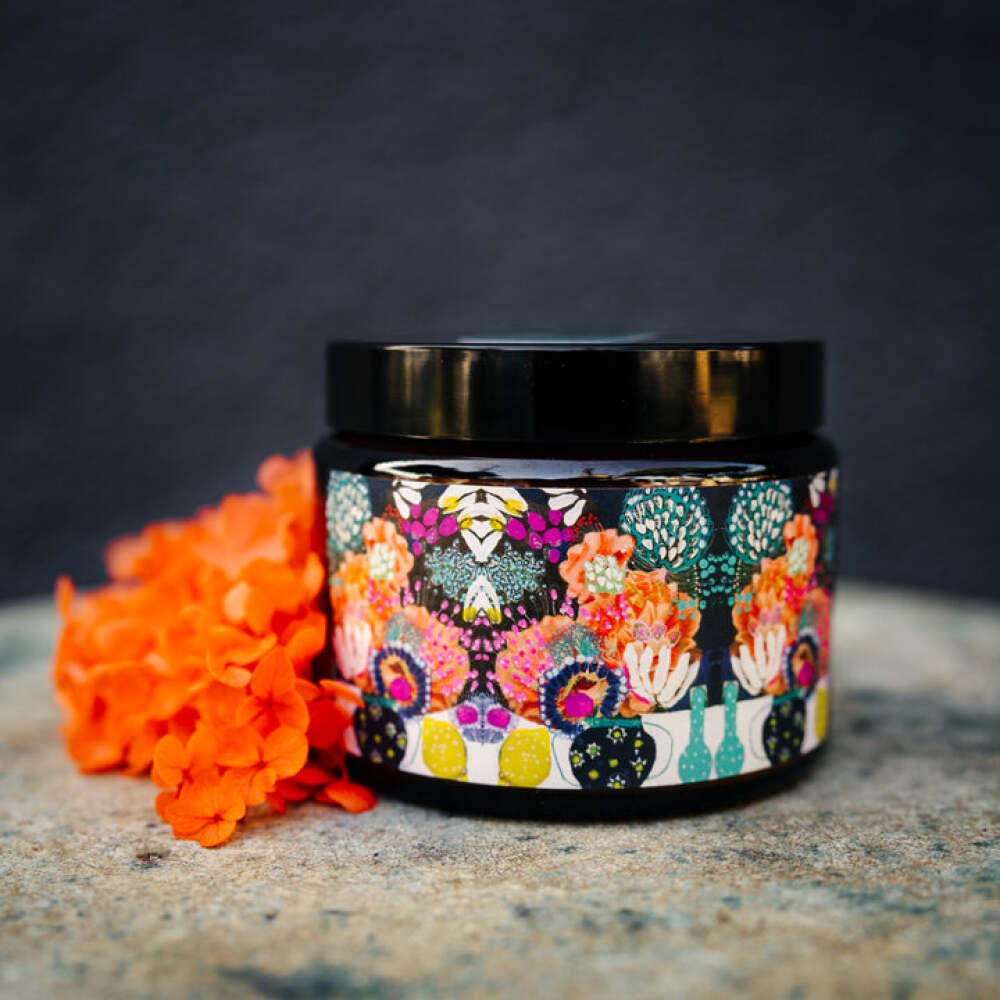 Clove And Cedar Dani Signature Green Room Bordan Candle
